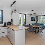 Villa House - Naklice *