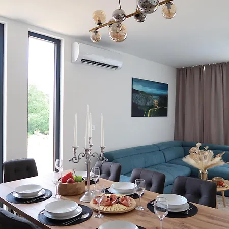 빌라 Holiday House Omis - Naklice *