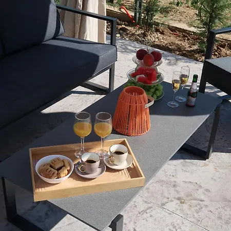 Holiday House Omis - Naklice 오미스