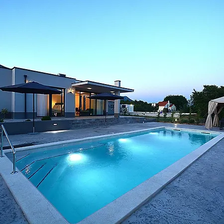 Holiday House Omis - Naklice