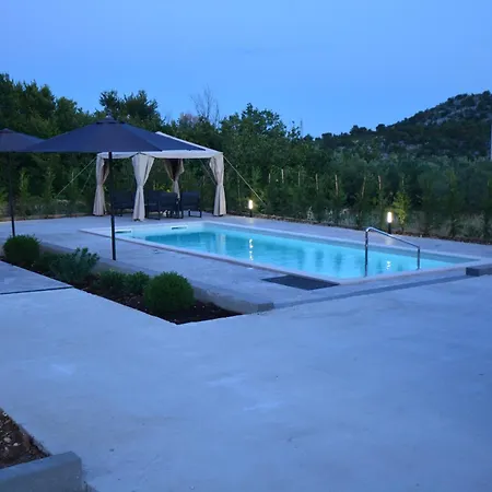 빌라 Holiday House Omis - Naklice 오미스
