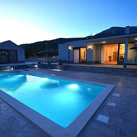 Holiday House Omis - Naklice