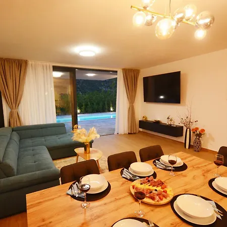 Holiday House Omis - Naklice